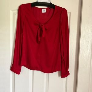 EUC cabi “The Knot” pull-over style king-sleeve blouse